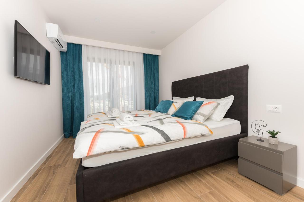 Luxury Adria Sea & City View Apartment Makarska Buitenkant foto