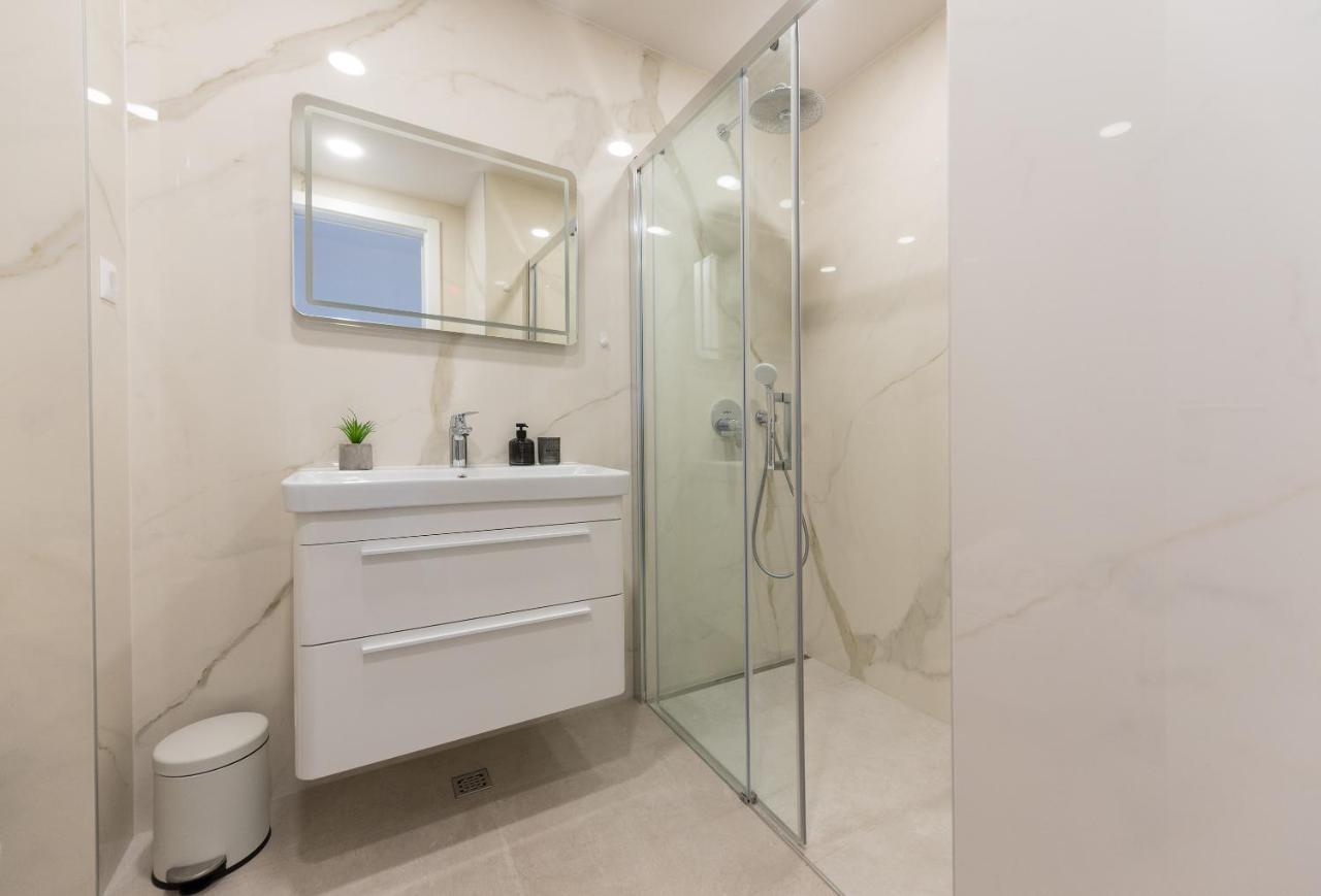 Luxury Adria Sea & City View Apartment Makarska Buitenkant foto