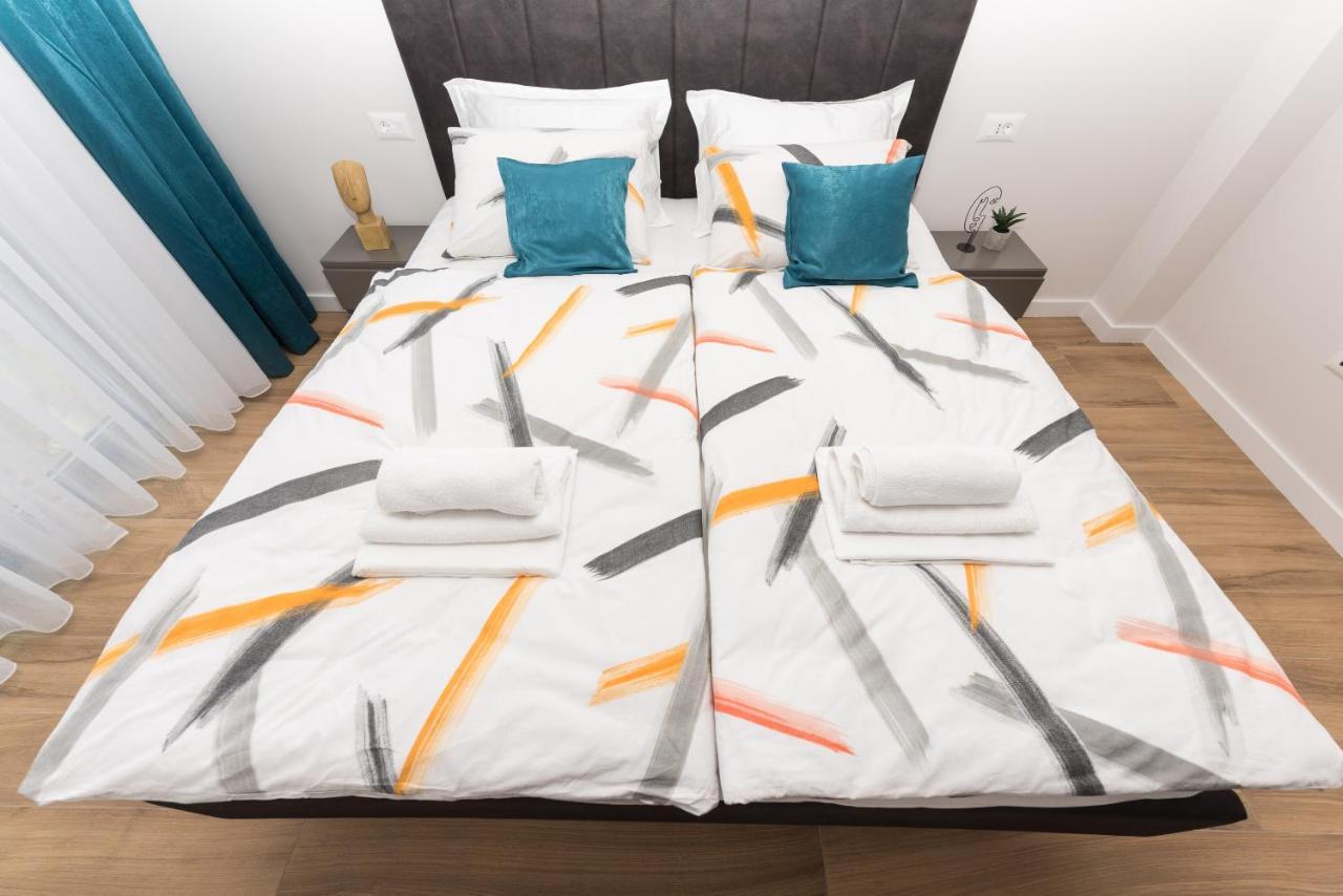 Luxury Adria Sea & City View Apartment Makarska Buitenkant foto